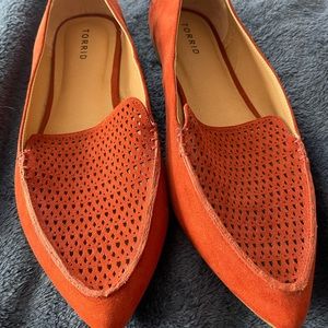 Torrid 12w orange flats
